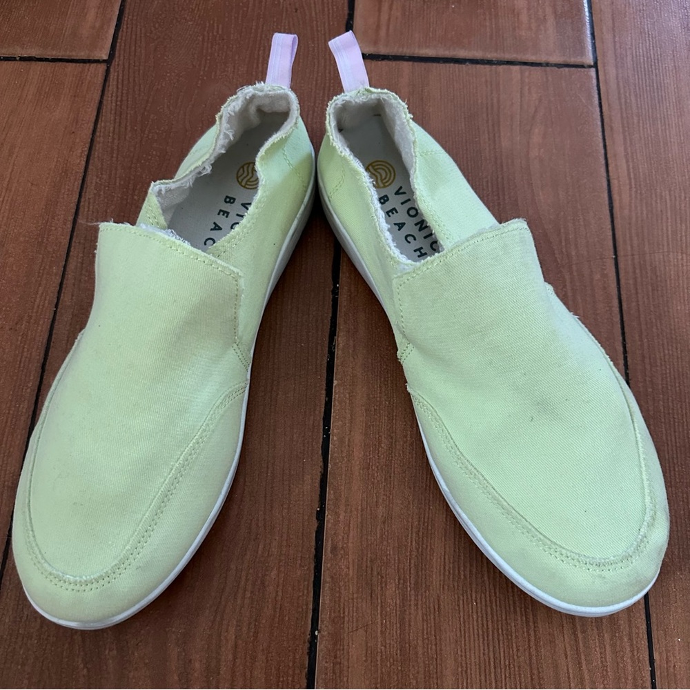 Vionic Beach Women's Size 10 Shoes Green White Comfort Low Top Trainer Sneakers - Picture 8 of 8